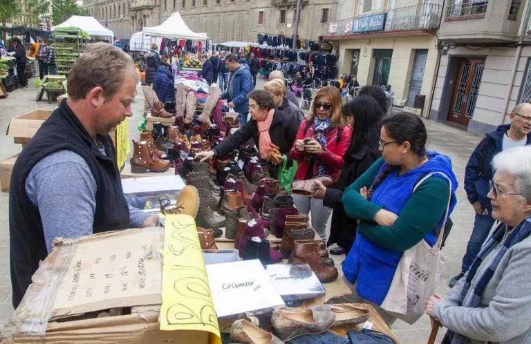 Bona afluència al mercat de Cervera
