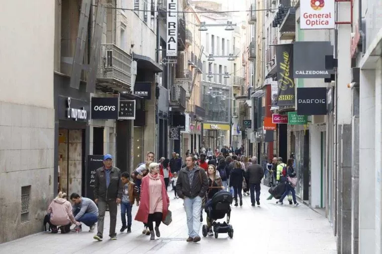 Dia festiu de botigues i grans superfícies obertes a la capital