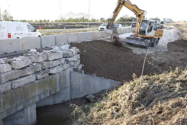 Obres urgents en carreteres afectades pel temporal