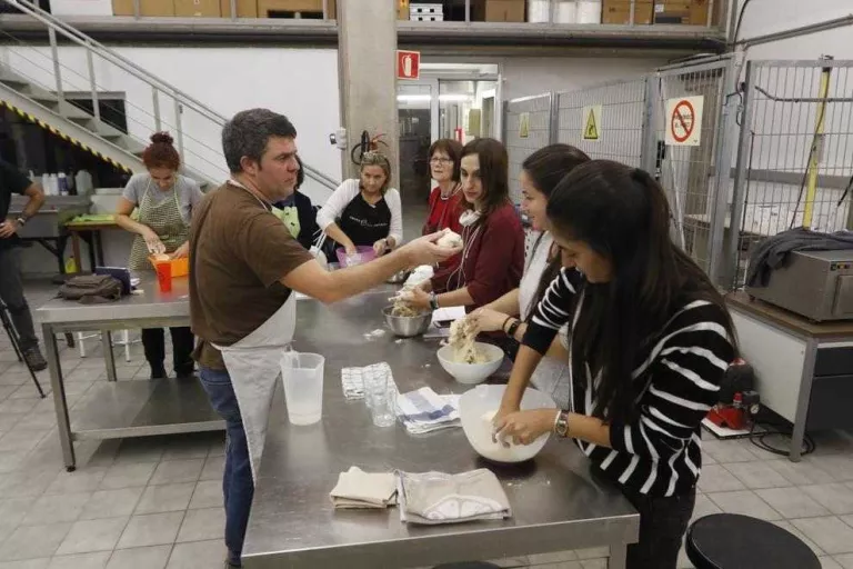 Taller a Agrònoms per aprendre a elaborar pa