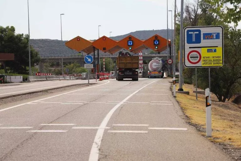 Foment estudiarà construir més accessos a l’autopista a l’alliberar el peatge l’any 2021