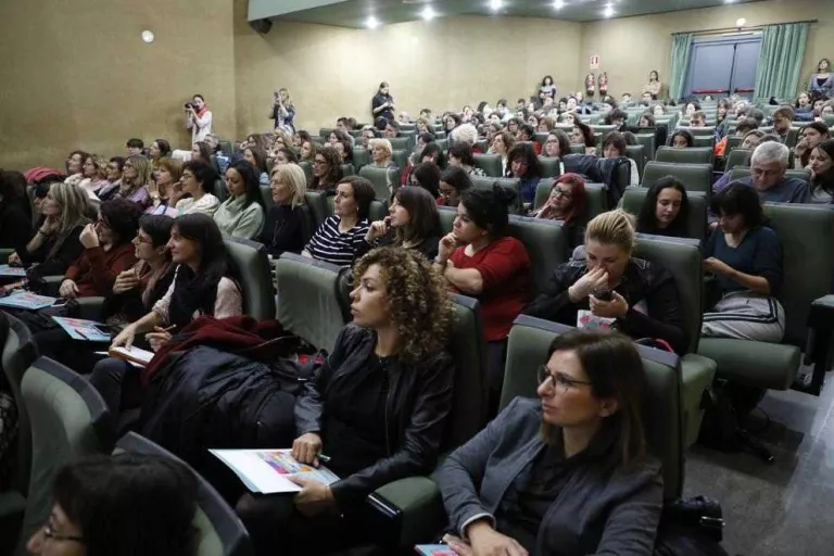 Estudien la relació de l’anglès amb l’eficiència empresarial