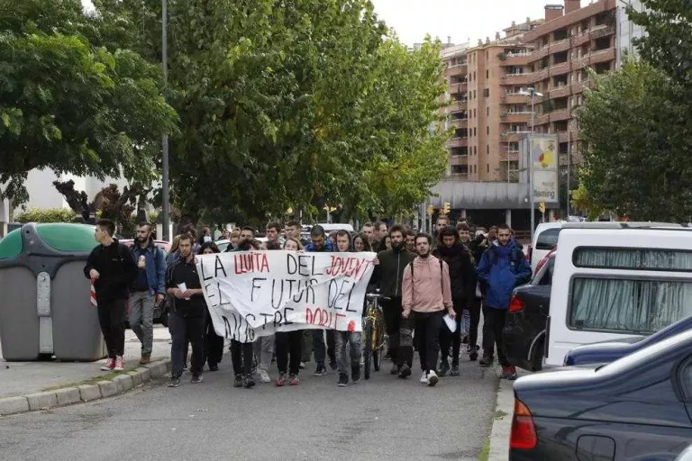 Estudiants demanen una avaluació única per seguir amb les protestes