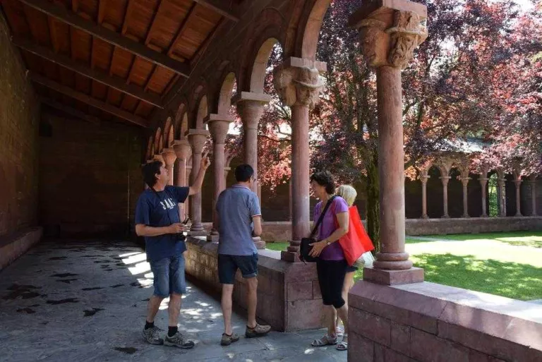El claustre de Racionero continuarà obert