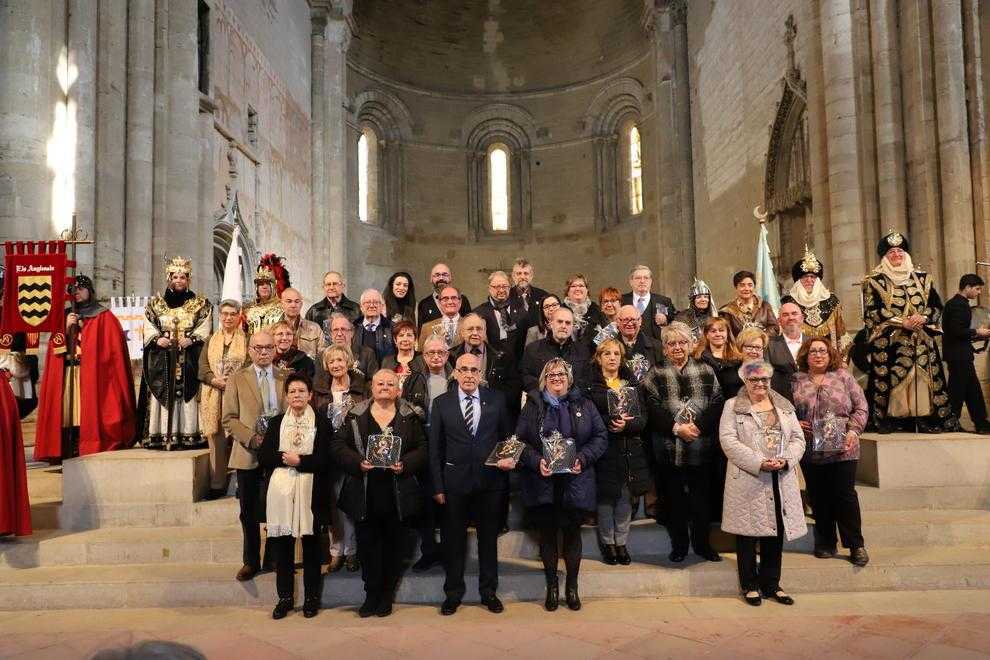 Moros i Cristians formen files a Lleida