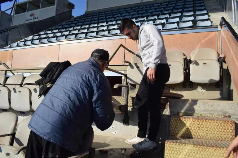 El Lleida Esportiu inicia la renovació dels 58 seients de la llotja