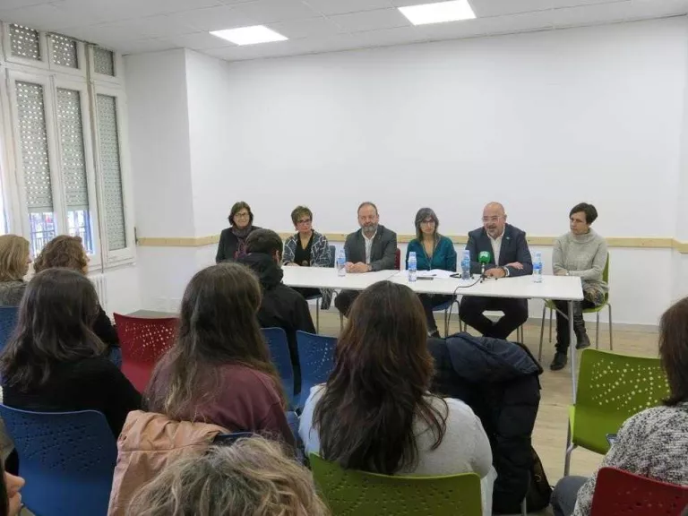 Uns cinquanta professors substituts no cobraran fins a finals de gener