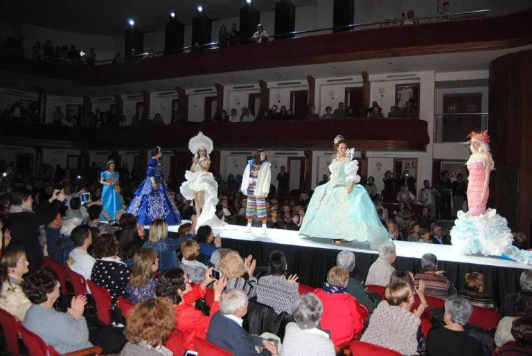 Dissenys de Múrcia i el País Basc desfilaran als Vestits de Paper