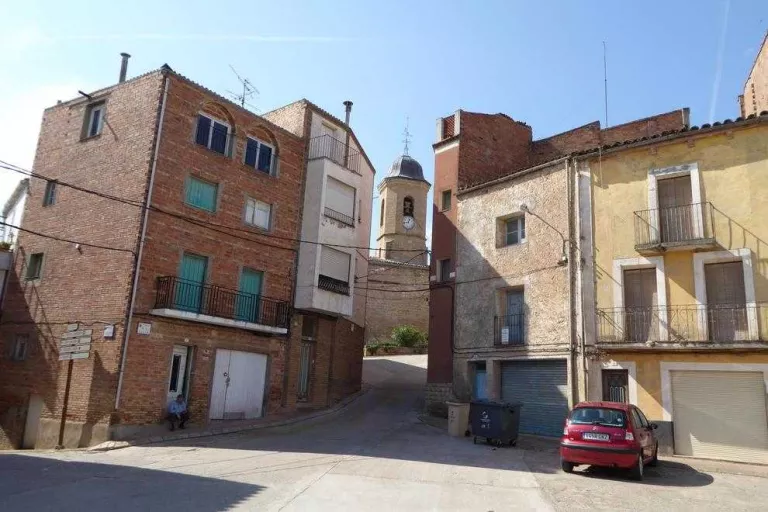 Bovera busca dos persones per netejar el bosc