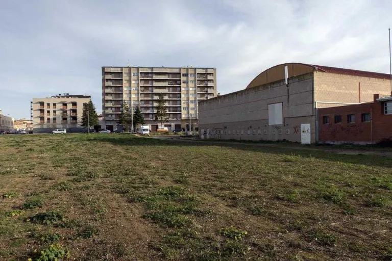 Cervera aprova ocupar els terrenys per al pavelló