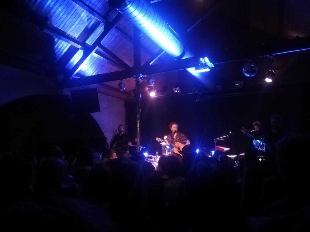 El quartet Manel, que va omplir ahir a la nit el Teatre de la Llotja, va presentar els temes del seu nou disc, ‘Per la bona gent’, i Mishima va omplir el Cafè del Teatre divendres.