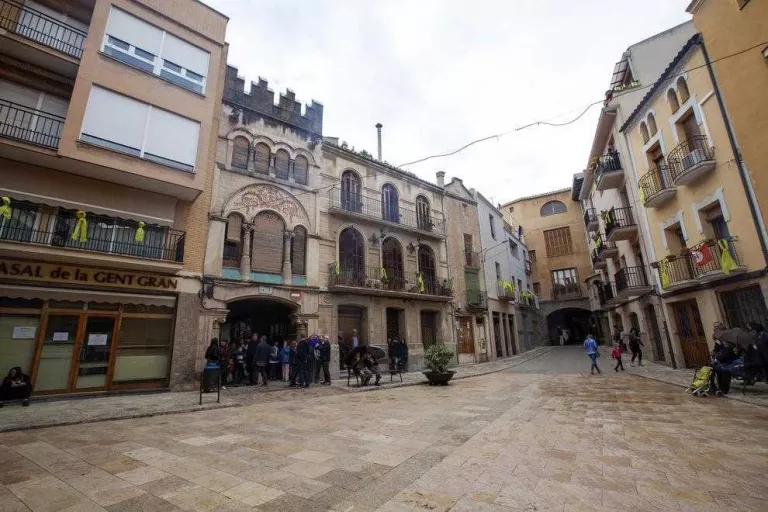 Torà canviarà l’enllumenat per un altre amb menor consum