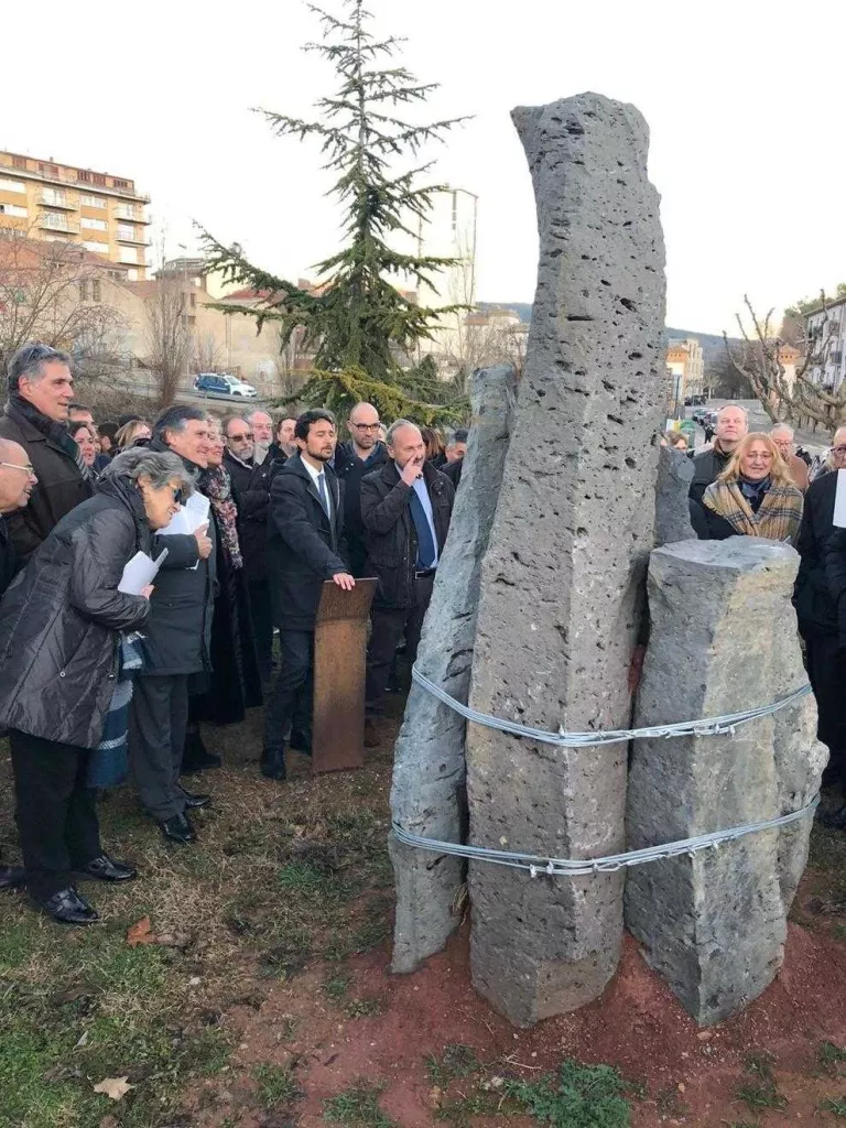 Una de les peces que es poden veure al jardí de roques.