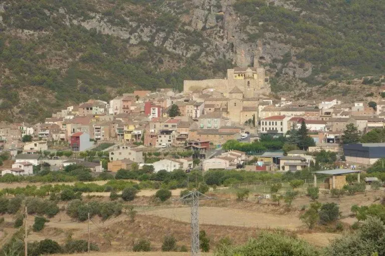 Os prioritza canviar l’enllumenat del municipi i millorar camins