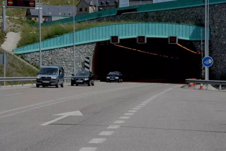 Inversió de dos milions per millorar la seguretat en túnels de l’N-230