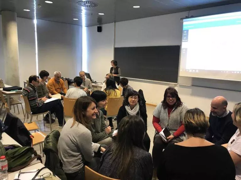 “A l’escola, cal dubtar de certs contes”