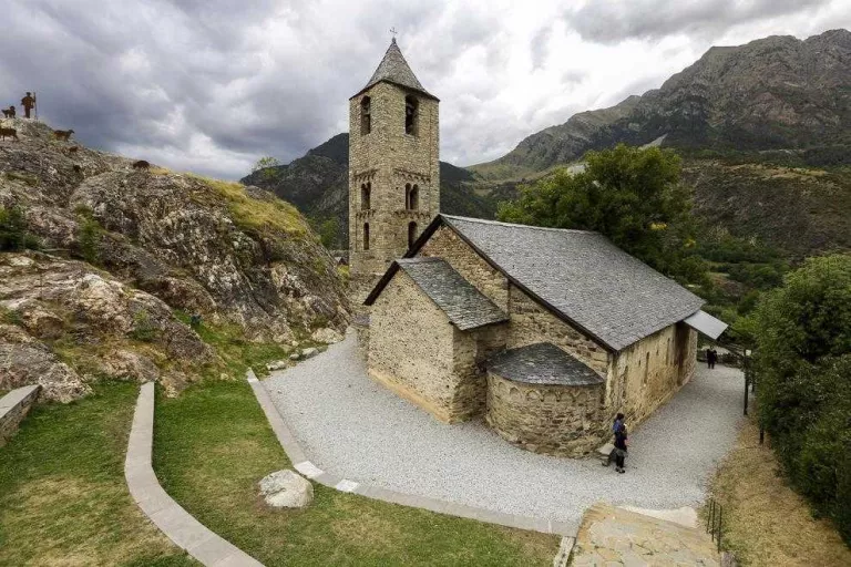 Llum i so per explicar la història del romànic a Sant Joan de Boí