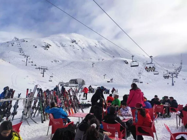 Milers d’esquiadors en el millor cap de setmana de neu de l’hivern