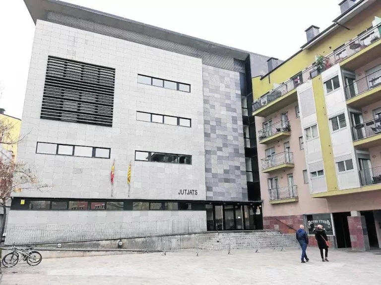 La Seu vol expedir els certificats penals per treballar a Andorra
