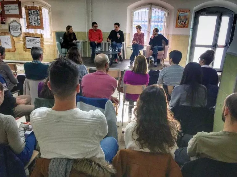 Debat sobre el pensament crític a Maristes