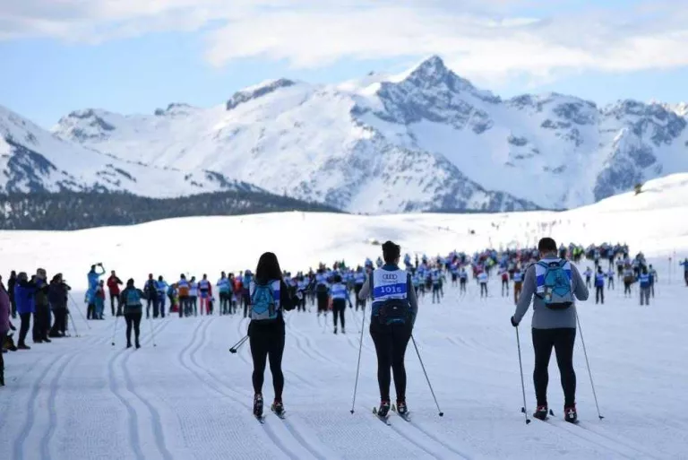 Els gairebé 900 participants van prendre la sortida des de la zona del pla de Beret.
