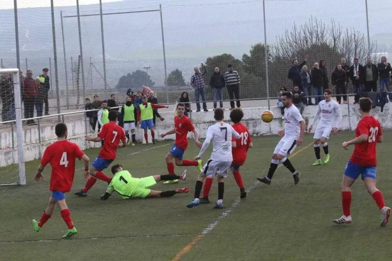 El Borges brilla i goleja en un partit d'alta tensió contra el Juneda