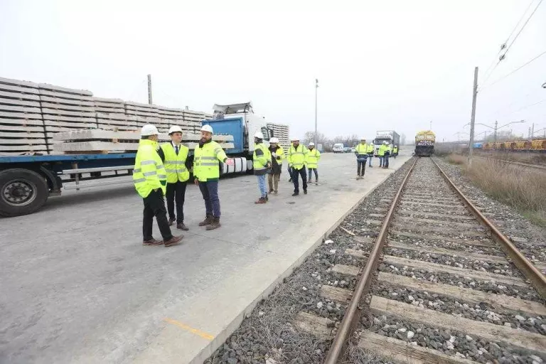 Tretze milions per suprimir les restriccions de velocitat del tren de Manresa al juny