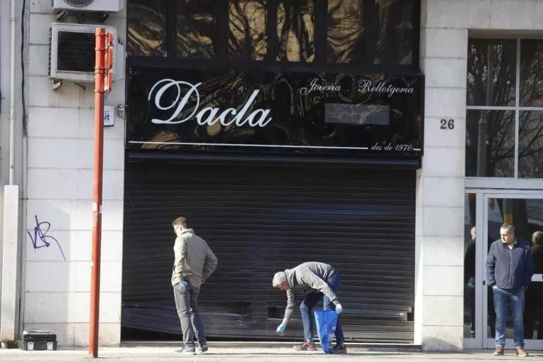 Intent de robatori per encastament a Cappont