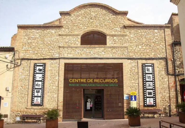 Vallbona millora equipaments per augmentar la promoció del turisme