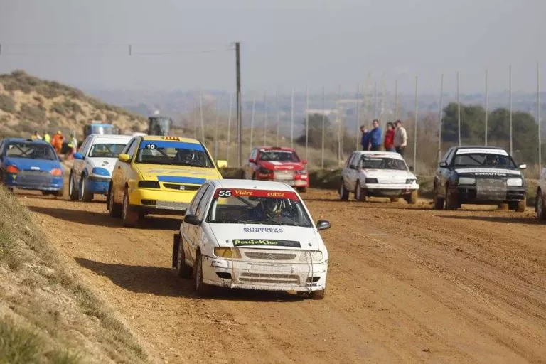 Un moment de la competició de Resistència, ahir al Circuit de Lleida.
