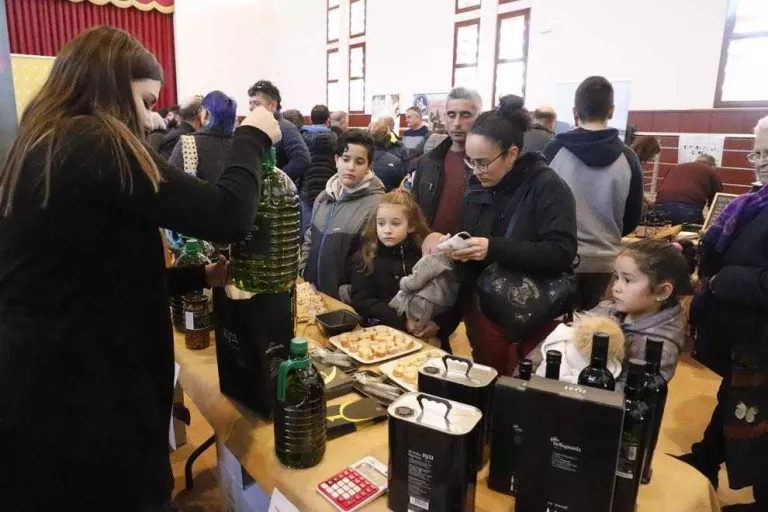 Bellaguarda promociona l’oli i el cultiu de la tòfona