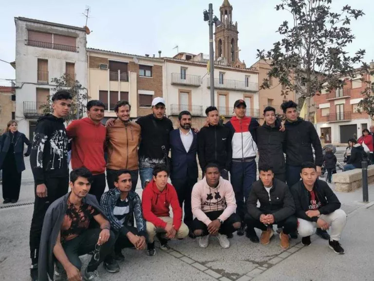 El conseller Chakir el Homrani es va reunir ahir amb joves immigrants que fan tasques de voluntariat a Montgai.