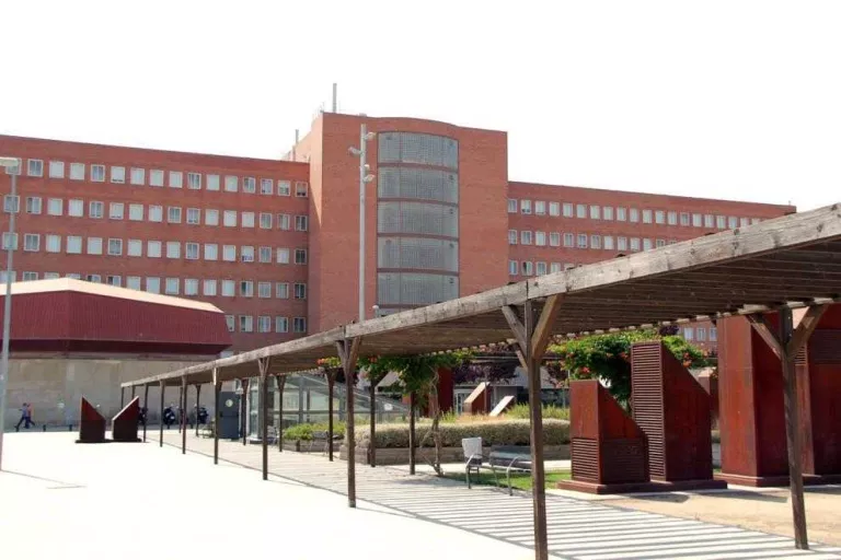 Les consultes a embarassades a Lleida, traslladades a un centre privat