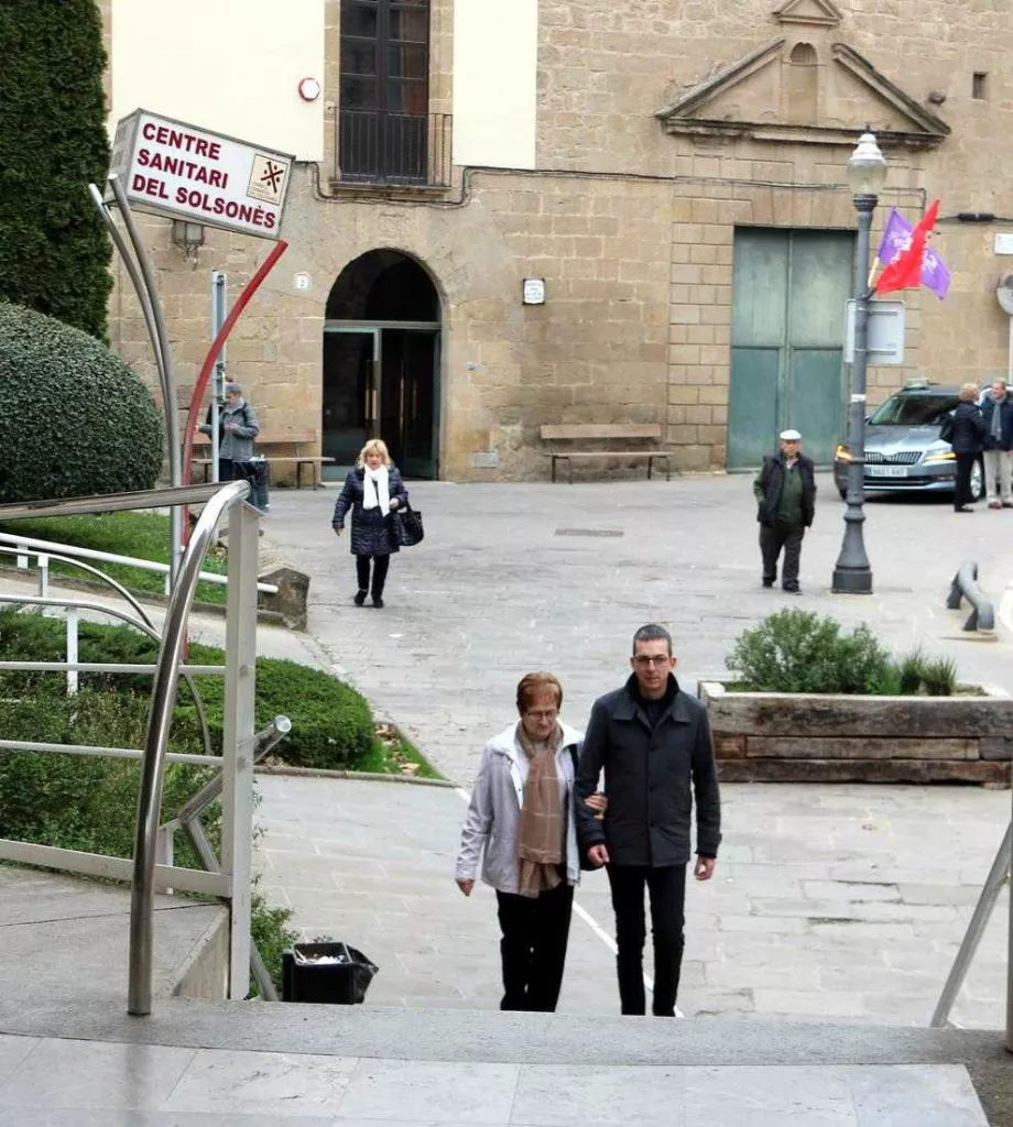 Taxistes perquè la gent gran del Solsonès vagi al metge
