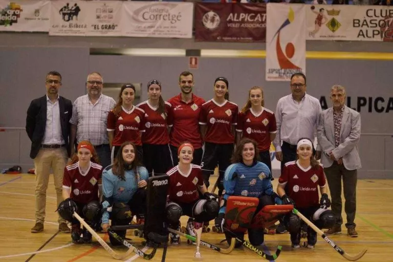 Plantilla del primer equip femení de l’Alpicat, que opta a ascendir a l’OK Lliga.