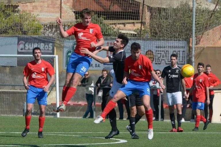 El Juneda es llueix i goleja