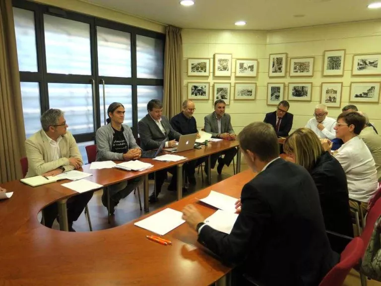 Acord per refinançar la major part del deute que acumula l’EMU