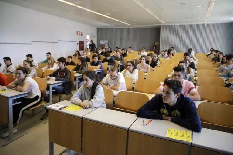 La selectivitat, ajornada i sense data