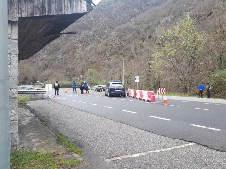 El tancament de la frontera francesa a Aran buida carrers a Bossòst i Les