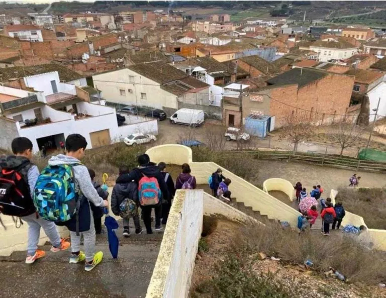 Almacelles renova l'accés a l'escola Antònia Simó