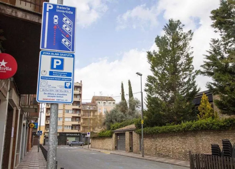 Agramunt rebaixa un 50% les multes a la zona blava