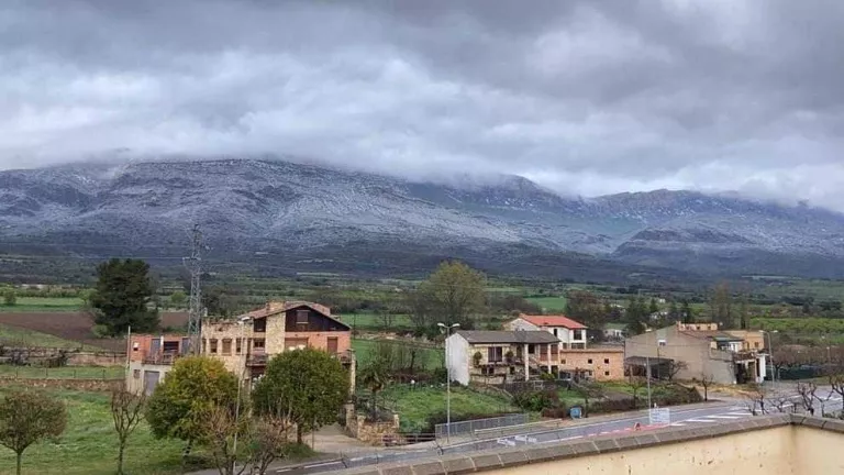 Nevades per sota dels 700 metres després de caure les temperatures