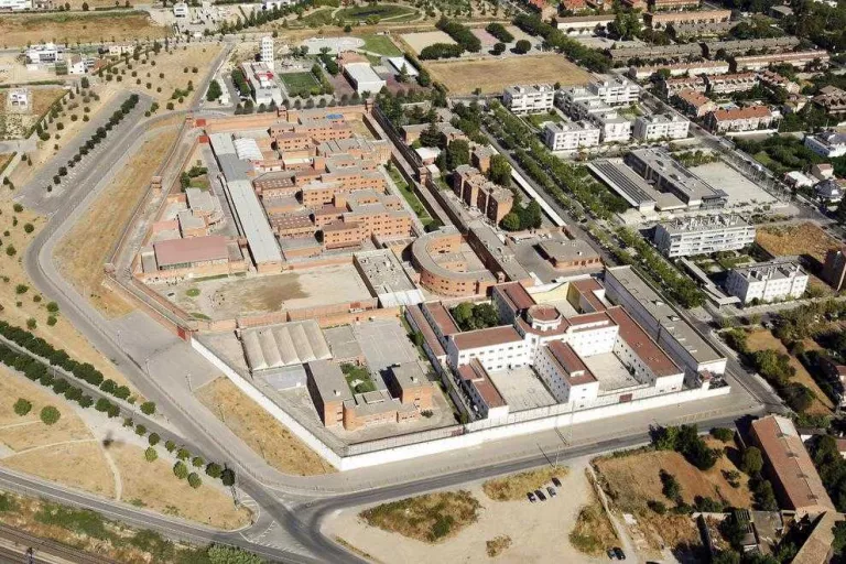 Mascaretes caducades per als funcionaris de presons