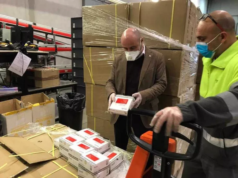 Catalunya rep 180.000 tests i 500.000 mascaretes