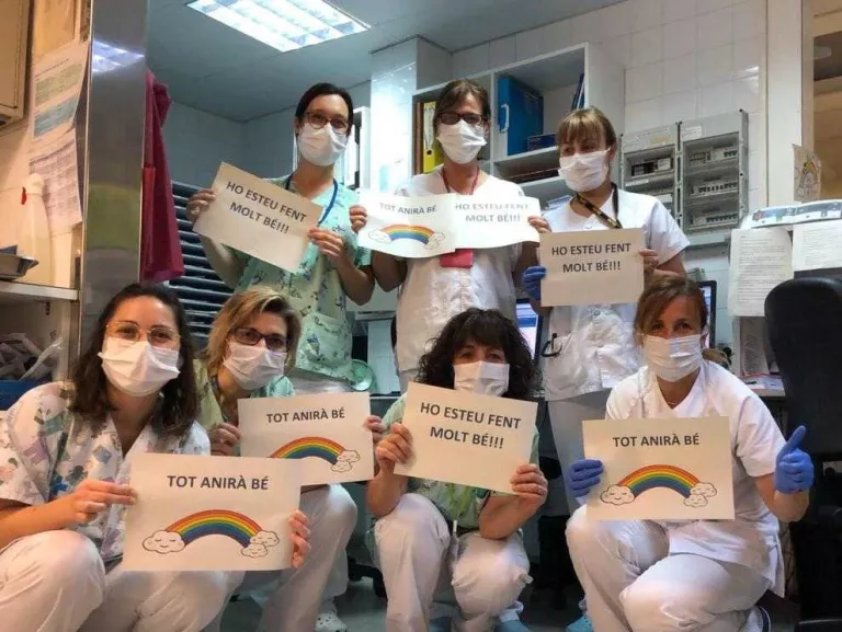 Els sanitaris de Lleida amb símptomes no tornaran als 7 dies