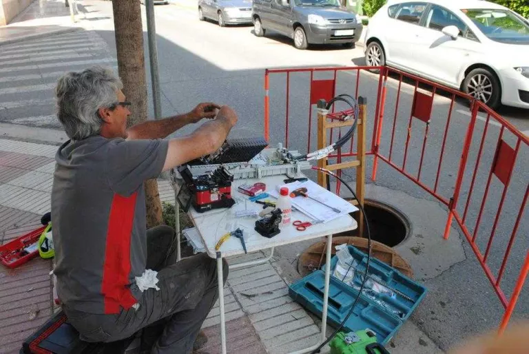 Fibra òptica d’urgència per a quatre capitals