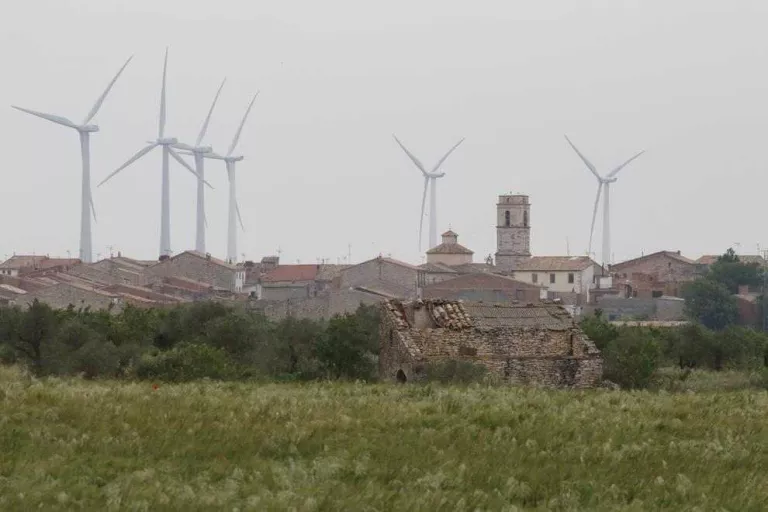 Els parcs eòlics paguen 1,4 milions d’euros a l’any als 8 municipis que els acullen a Lleida