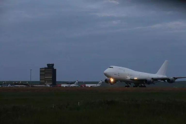 L’avió més gran que s’enlaira a Alguaire, rumb als EUA