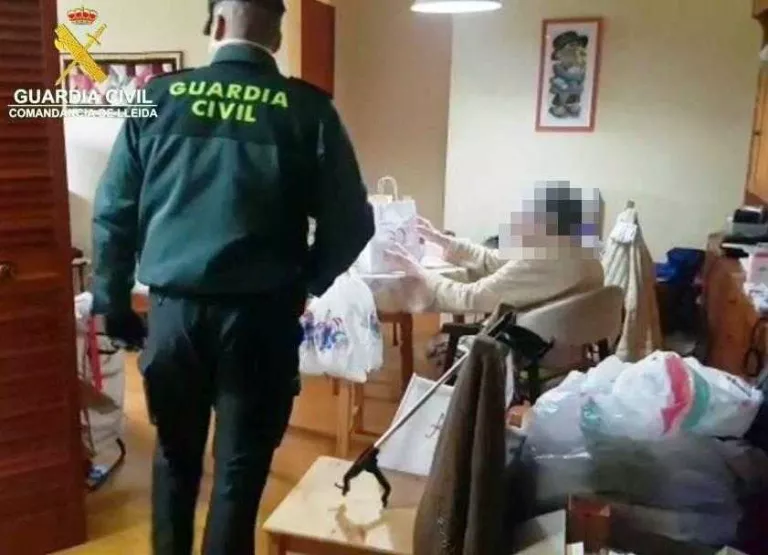 La Guàrdia Civil col·labora amb l'entrega de medicaments