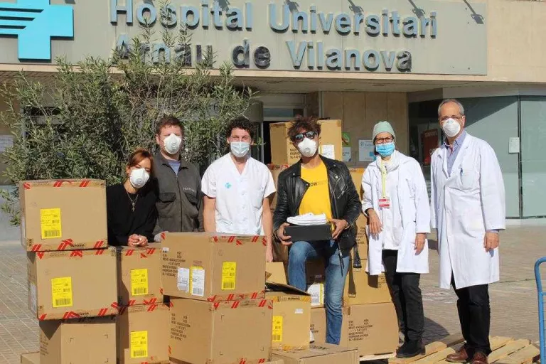 El Grup Sitgetana dóna 500 sabates al personal sanitari